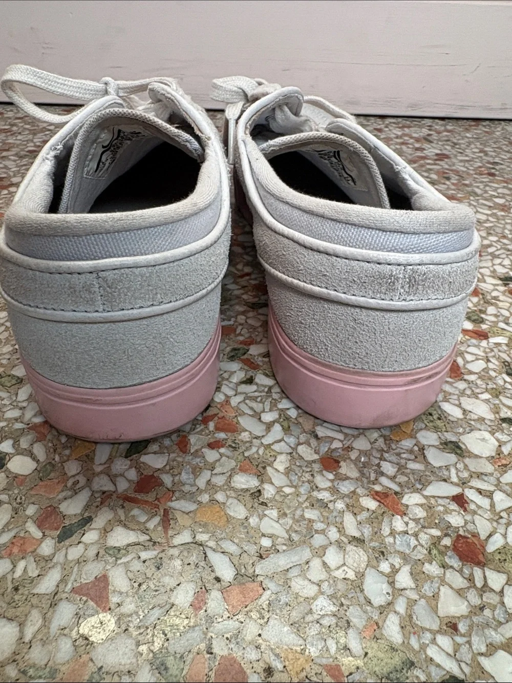Nike Stefan Janoski 8 Women’s Light Gray Suede Sneakers with Pink Sole